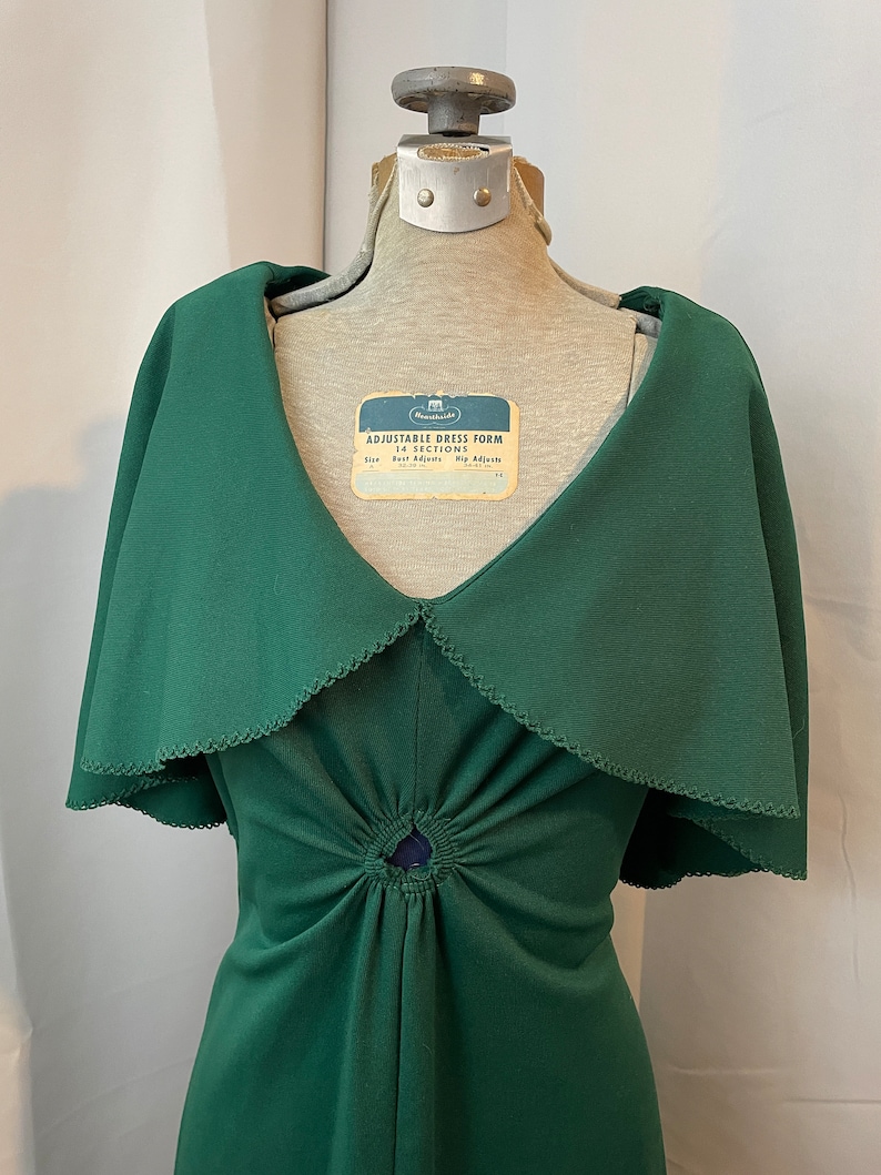 Maxi robe bohème vintage des années 1970 vert émeraude avec cape et trou de serrure S M image 3