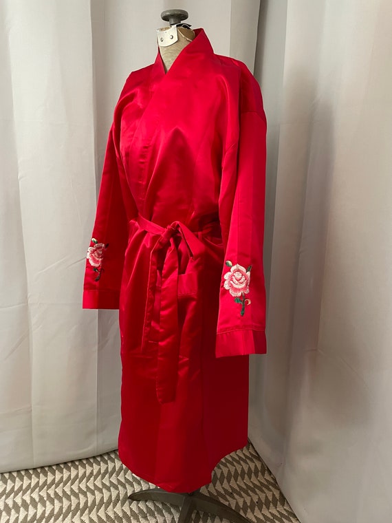 1970s Vintage Kimono Robe Red embroidered Floral … - image 2