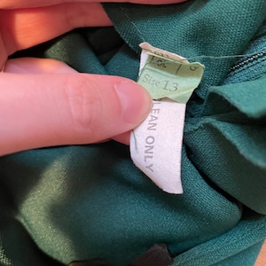 Maxi robe bohème vintage des années 1970 vert émeraude avec cape et trou de serrure S M image 6