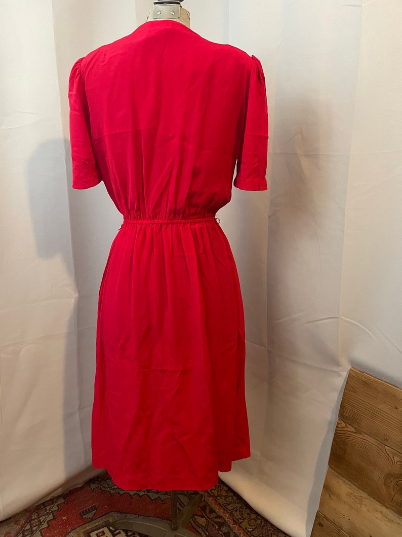 1940s style Dress 1980s Vintage Silk Red Spring Pleated Wrap Pockets S image 4