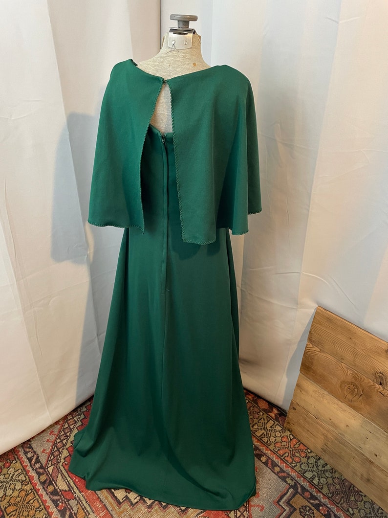 Maxi robe bohème vintage des années 1970 vert émeraude avec cape et trou de serrure S M image 5