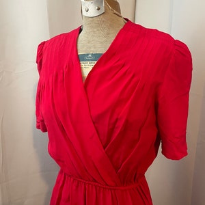 1940s style Dress 1980s Vintage Silk Red Spring Pleated Wrap Pockets S image 3