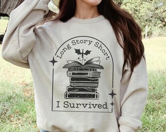 Lång historia Kort skjorta Boktröja Bookstagram Romantasy Librariancore Bibliotekariepresenter Booktrovert Merch Bokklubbspresenter Ett kapitel till