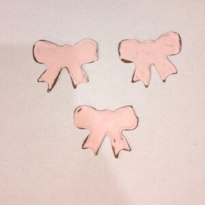 Bow horse treats