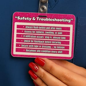 IV Queen Glam-badgekaart | Referentie roze glitter verpleegkundige | Ader- en meterkaart + veiligheidstips fysiek/digitaal beschikbaar