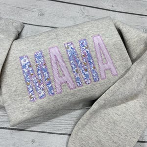 Mama Keepsake Crewneck | Baby Outfit Custom Mama Sweatshirt | Keepsake Applique Sweatshirt | Hospital Blanket Sweatshirt | Mother's Day Gift