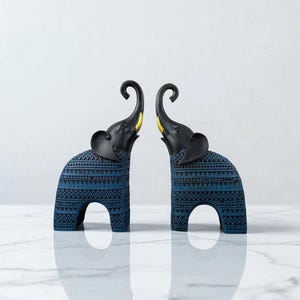 Handmade Resin Elephant Figurines: Boho Animal Decor, Hand Painted (Set of 2, 17.5cm)