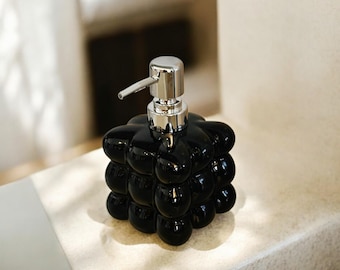 ハンドメイドセラミック液体ソープディスペンサー – 350ml モダンなバスルームアクセサリー