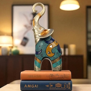 Modern Elephant Figurine – Handmade Resin Statue – Minimalist Office or Bookshelf Decor (21.5cm, Hand Painted)