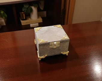 Handmade Wooden Ring & Jewelry Box – Natural Beech Wood Mini Keepsake Box 8x8x5 cm