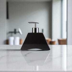 Handmade Porcelain Soap Dispenser – 400ml Liquid Soap Pump – Elegant Bathroom Accessory