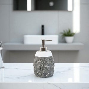 Handmade Resin Soap Dispenser | 18.5 cm | Durable & Scratch-Resistant | Stainless Steel Pump