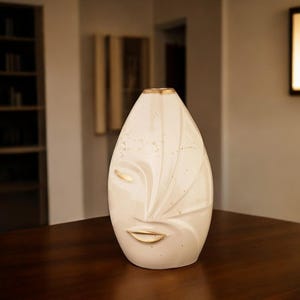Face Ceramic Vase – 30.5 cm Aged Pattern | Decorative Sculpture Vase | Handmade Pottery for Dried or Fresh Flowers