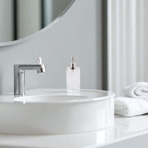 Handmade Glass Soap Dispenser – 20x7 cm Bathroom Accessory – Soap Dispenser