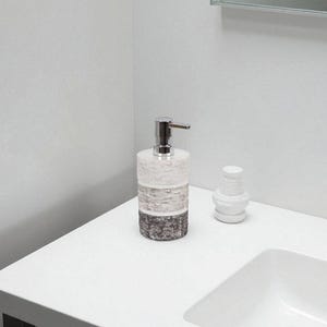 Handmade Ceramic Soap Dispenser – 400 ml Bathroom Accessory