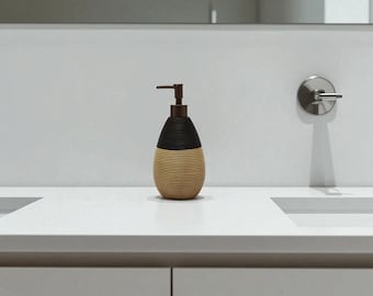 Handgjord tvålpump i harts – slitstark pump för flytande tvål – modernt badrumstillbehör