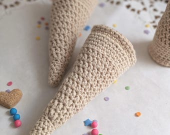 Wzór na szydełkowy wafel w kształcie rożka lodowego w formacie PDF – wafel amigurumi do zabawy w kuchnię i sklep