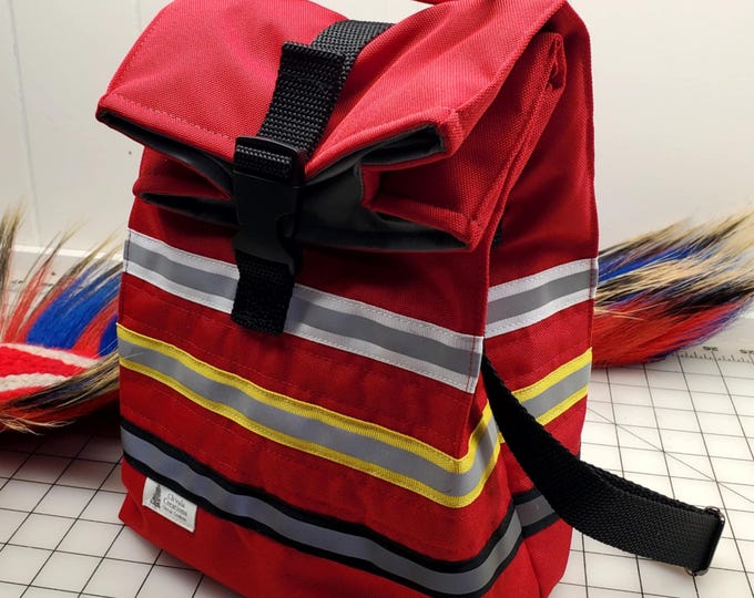 Lunch Tote - Blue or Red (Insulated & Waterproof)