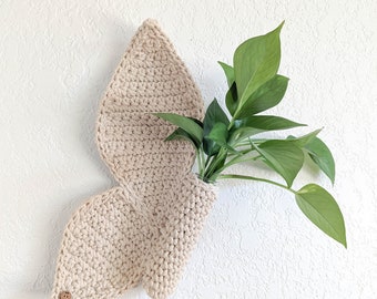 Butterfly (left facing) Wall Hanging Propagation Planter Vase Ecru