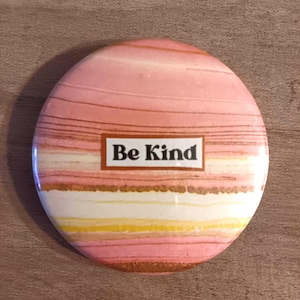 Be Art handgemachter Pin Button