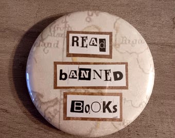 Lesen Sie verbotene Bücher handgefertigt Pin (braun)