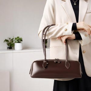 Sac baguette en cuir véritable - petit sac à main porté épaule - fourre-tout d'inspiration vintage sous les bras - élégant sac à main avec poignée sur le dessus - cadeau pour elle
