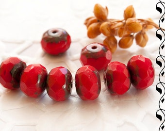 10 Glass Donuts 9x6 mm Red