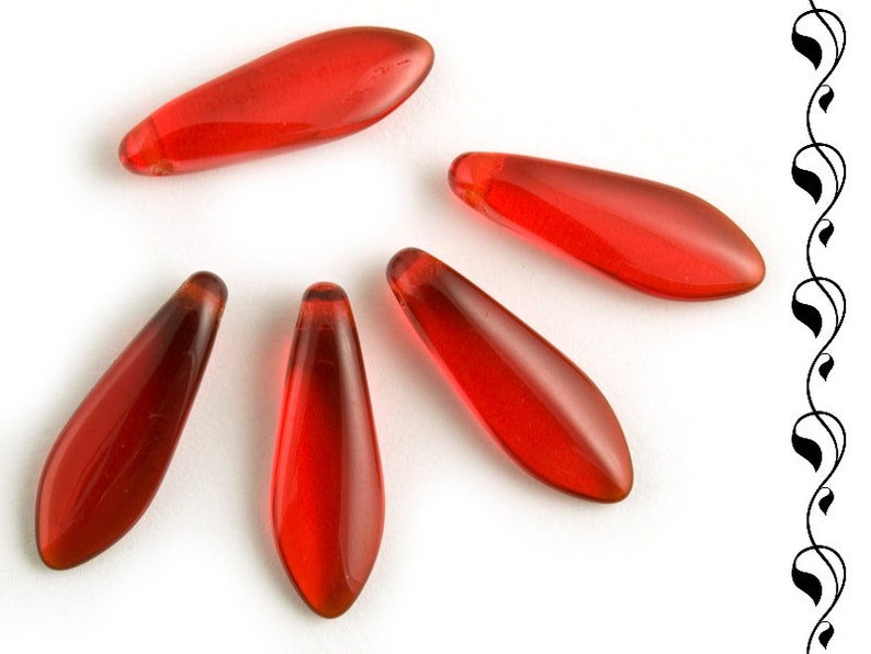 Czech Glass Daggers 15x5 mm Red 20 pcs image 1