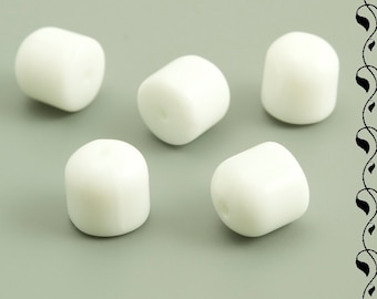 10 Rounded Tubes 8 mm White