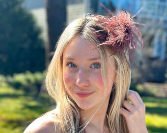 Brown feather clip, brown hair clip, brown ostrich feather clip,feather clip,ostrich clip,photo prop