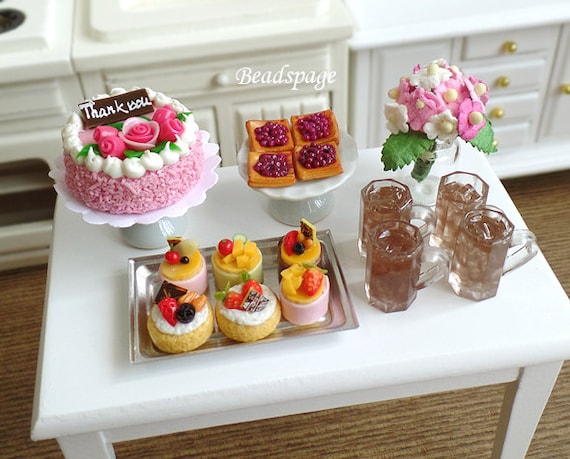Miniature minifood Wagashi Taiyaki 1:8 scale Lati Yellow Pukifee Japanese tea time Pastry Party time
