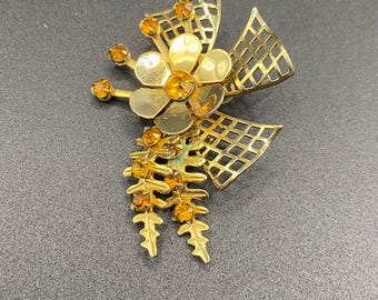 Vintage Gold Tone Brooch