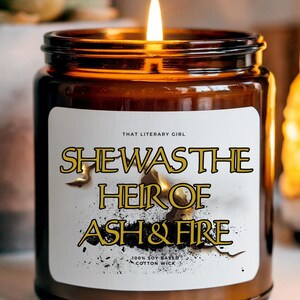 Throne of Glass, Book Lover Candle, Dark Academia, Book Love Gift, Trending Now, Throne of Glass Merch, Literary Candle, Bookshelf Decor
