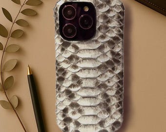 Capa artesanal em couro de píton para iPhone 17 Pro Max: Capa com estampa de pele de cobra exótica