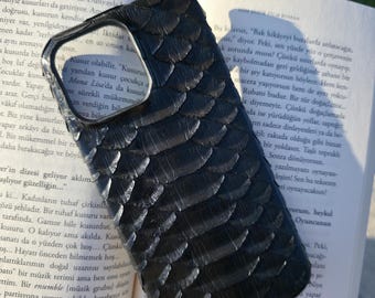 Capa MagSafe para iPhone em couro de píton preto feito à mão: Capa de luxo em pele de cobra