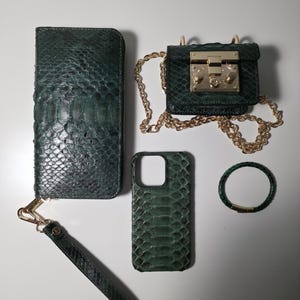 Genuine Python Leather Gift Set – Phone Case, Wallet, Mini Bag & Bracelet – Exotic Green Snake Skin – Handmade Luxury Set for Her