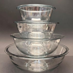 Vintage 1980&#39;s Clear Pyrex Clear Bottom Bowl Set