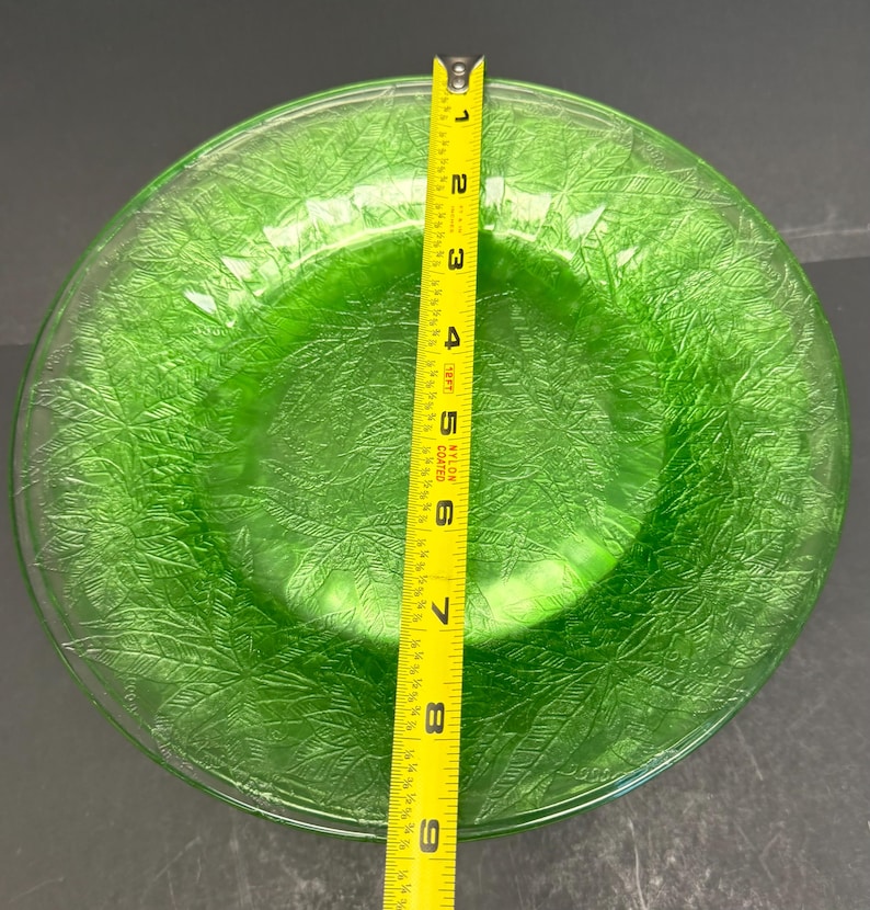 Vajilla de cristal Jeannette con estampado floral vintage (flor de Pascua) - Uranio verde Dinner Plate 9"