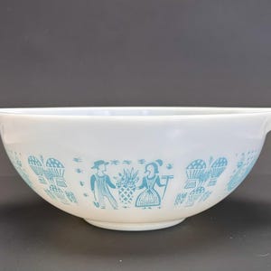 Vintage Pyrex White Butterprint 444 Cinderella Bowl