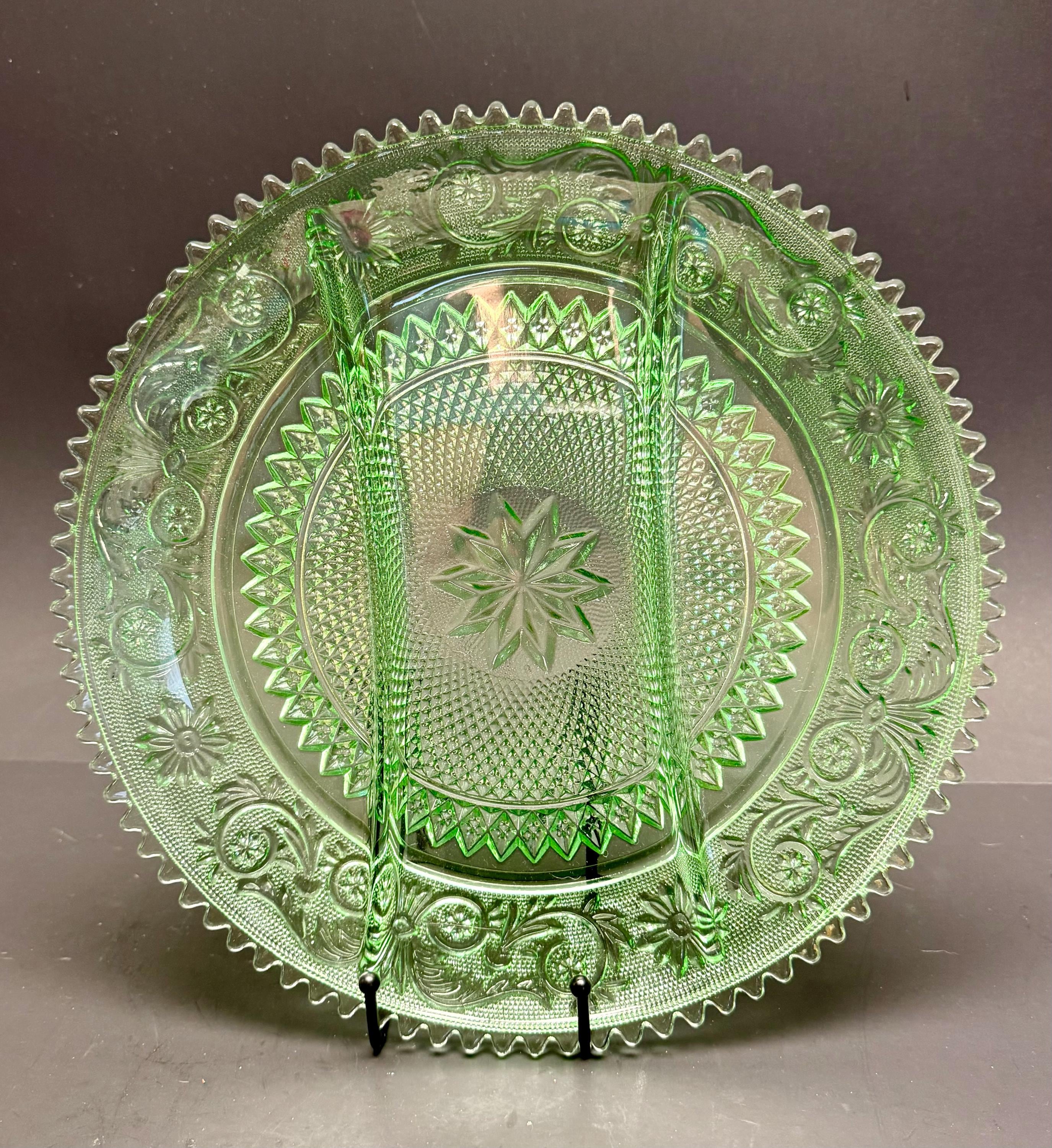 インディアナ グラス 社　ティエラ シャンティリー　ウランガラス Tiara chantilly glass plates - Etsy 日本