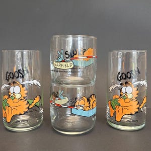 Vintage Garfield Drinking Glasses & Mugs Set of 4