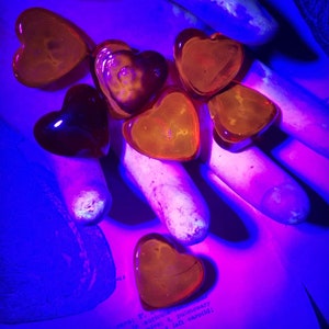 Pick Amount! 1950s UV Glowing Red Glass Heart 1 Inch - Glows Bright Orange UV Black Light Reactive Cadmium - 365 & 395 - 1, 3, 5 or 10!