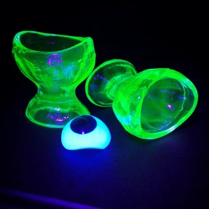 SALE Vintage Glowing Glass Eye Wash Cup UV Black Light Reactive Green Uranium Vaseline Glows image 5