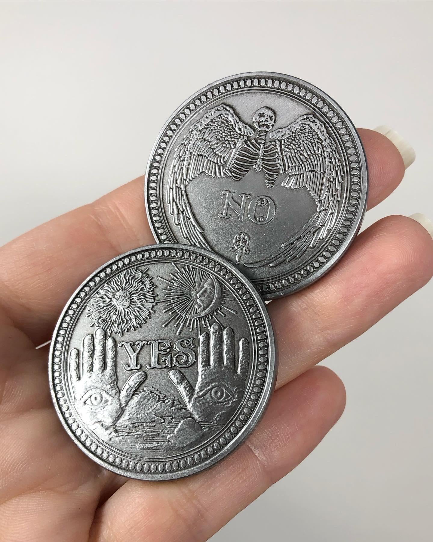 ウィジャカード1枚でイエスかノーかコインを投げて運命を占うラッキーフィジェット - シルバーオプション - Etsy 日本