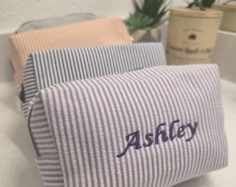 Custom Makeup Bag for Bridesmaid, Custom Cosmetic Bag, Personalized gift for Bridal party, gift for her, gift for Bridesmaid, Custom Bag