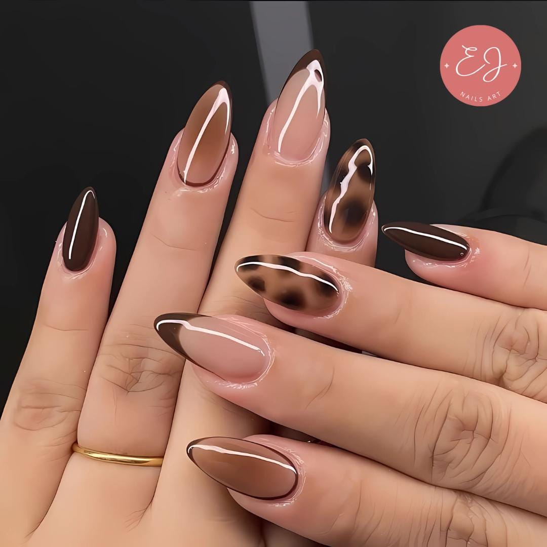 Elegant Nail Art with a Polished Touch