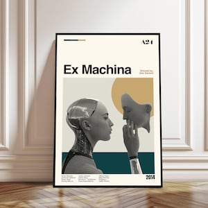 Könnte beinhalten: Ein gerahmtes Filmplakat für "Ex Machina" mit schwarzem Rahmen. Das Poster zeigt ein Graustufenbild eines Roboters und eines menschlichen Gesichts, mit dem Titel in fetten schwarzen Buchstaben. Das A24-Logo ist sichtbar.
