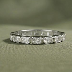 Alliance sertie de diamants taille radiant de laboratoire, demi-alliance sertie de diamants pour la mariée, bague d'alliance sertie de diamants est-ouest