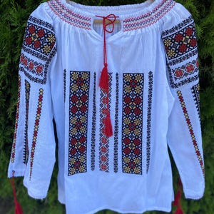 Ethnic Elegance: Handmade Linen Top with Intricate Romanian Embroidery - Traditional Folk Shirt
