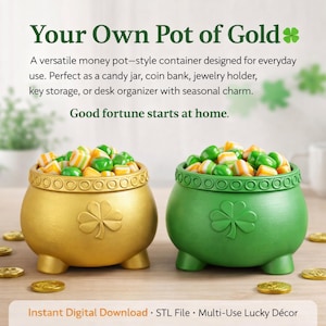 Puede incluir: Dos recipientes en forma de olla llenos de caramelos. Uno es dorado, el otro verde, ambos con diseños de tréboles. El texto dice "Your Own Pot of Gold" y "Good fortune starts at home."